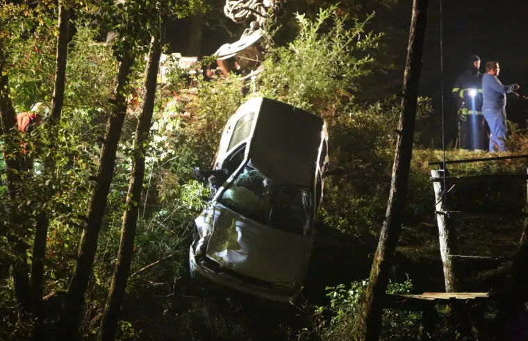 Tragedija u Karlovcu: u slijetanju automobila u rijeku Dobri smrtno stradala jedna osoba