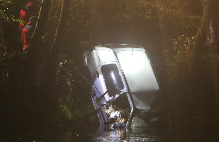 Tragedija u Karlovcu: u slijetanju automobila u rijeku Dobri smrtno stradala jedna osoba