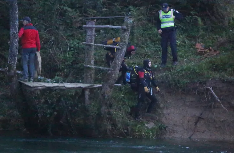 Tragedija u Karlovcu: u slijetanju automobila u rijeku Dobri smrtno stradala jedna osoba
