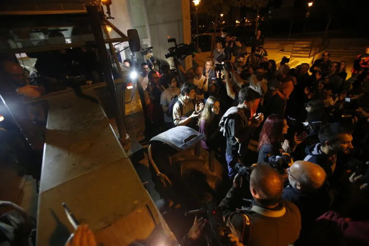 Referendum u Kataloniji kroz veliku fotogaleriju: bilo je i krvi, i suza, i slavlja - broj ozlijeđenih popeo se na 844