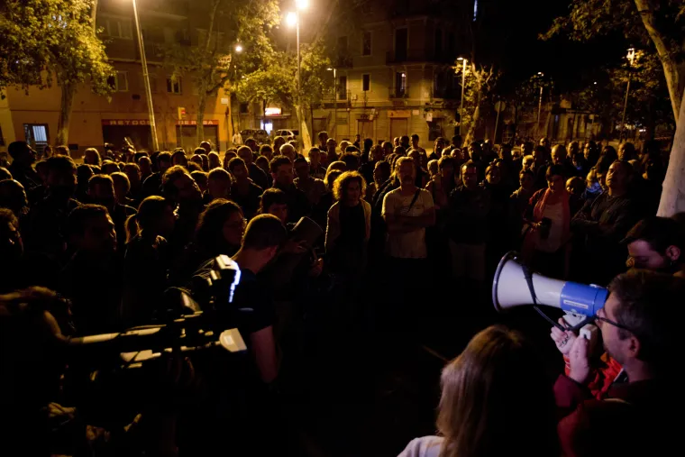 Referendum u Kataloniji kroz veliku fotogaleriju: bilo je i krvi, i suza, i slavlja - broj ozlijeđenih popeo se na 844