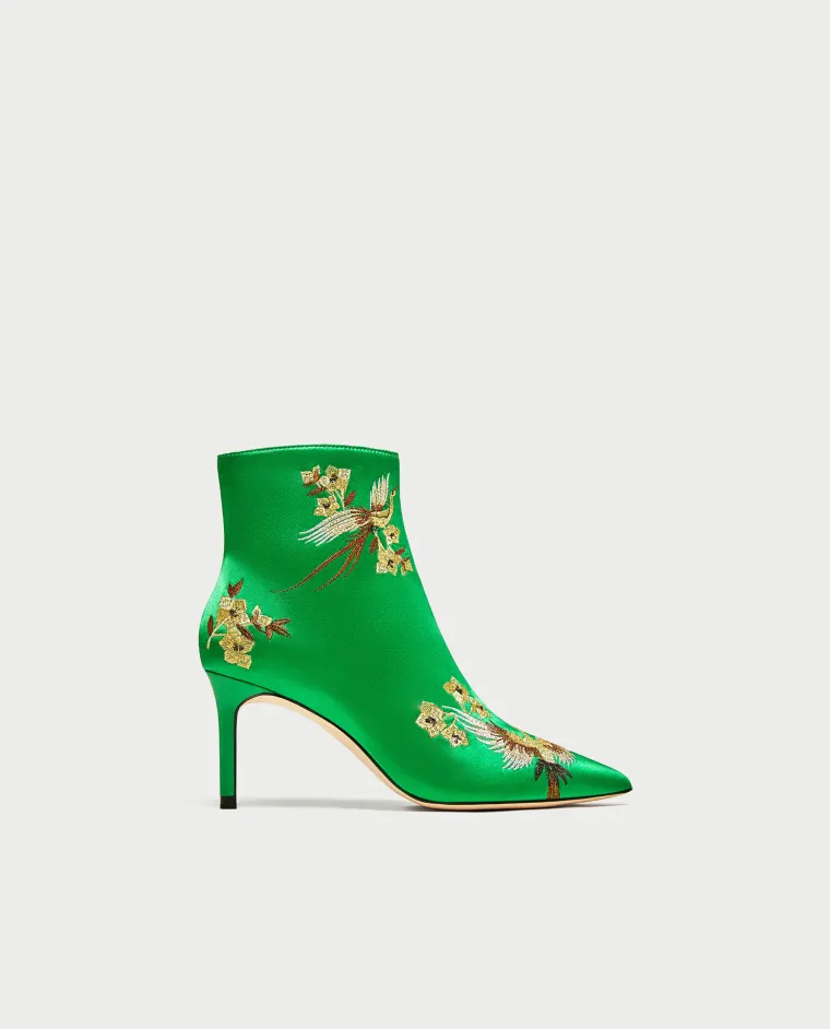 Satenske polučizmice na petu s vezom, Zara, 449,90 kuna