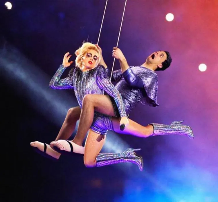 POZNAJE SVE SLAVNE NA SVIJETU, A ZA TO IMA I DOKAZE: Urnebesni Belgijanac u&scaron;ulja se svakoj zvijezdi u kadar