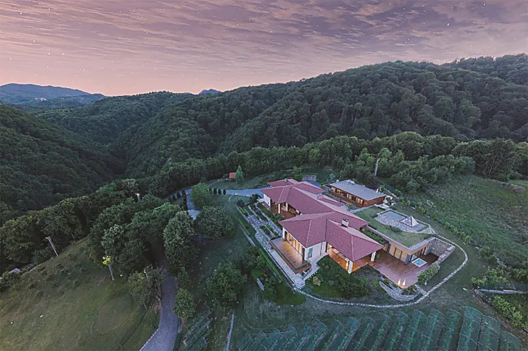 RASKO&Scaron;NA ZDANJA KOJA PRODAJE KONTROVERZNI PODUZETNIK: Evo u kakvom luksuzu živi Tomislav Horvatinčić