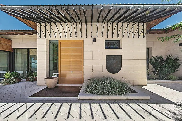 RASKO&Scaron;NA ZDANJA KOJA PRODAJE KONTROVERZNI PODUZETNIK: Evo u kakvom luksuzu živi Tomislav Horvatinčić