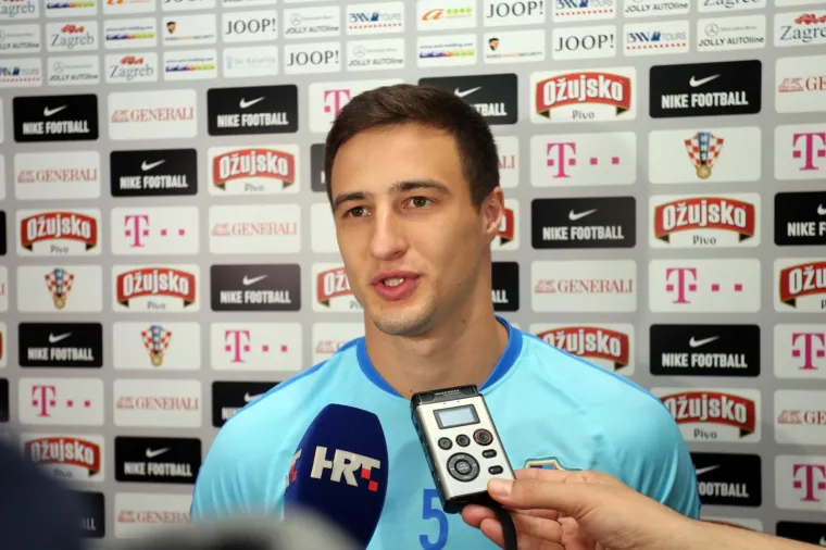 04.10.2017. Rijeka - Nogometasi Hrvatske reprezentacije na treningu uoci utakmice Hrvatska-Finska na stadionu Rujevica. Matej Mitrovic. 
Photo: Goran Kovacic/PIXSELL