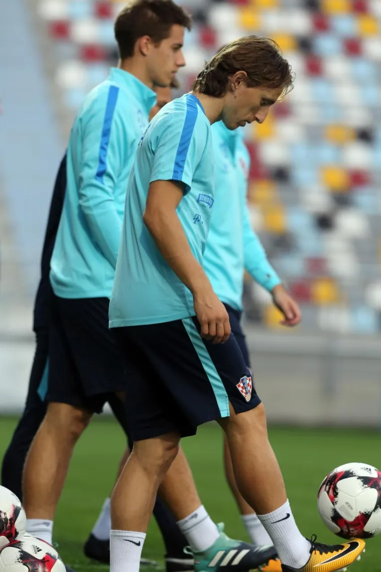 VATRENI ODRADILI I DRUGI TRENING: Pripreme za Finsku promatrao i ugledni gost