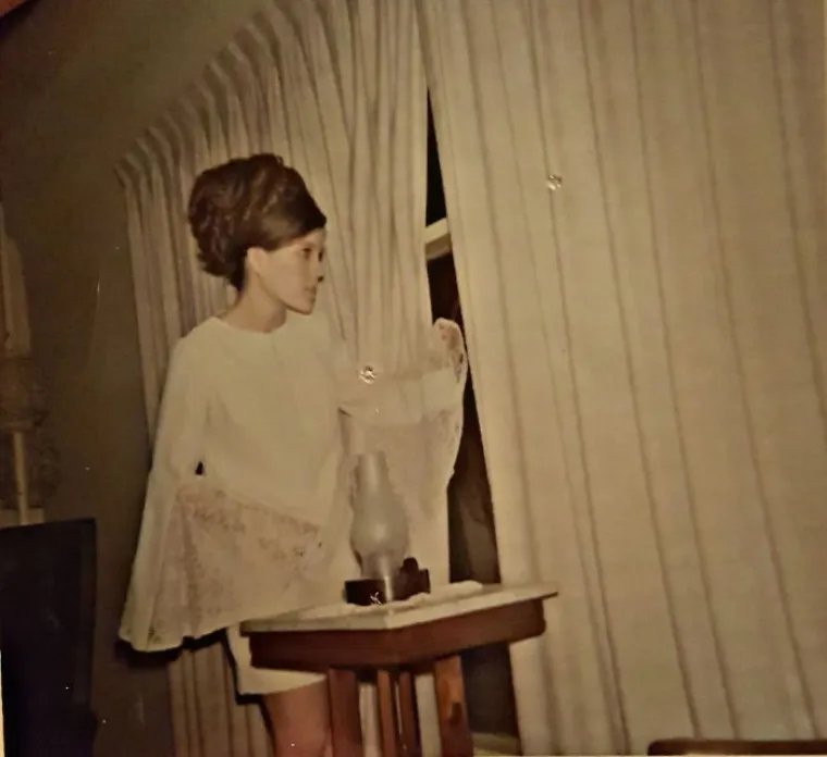 OTKRILI DA SU RODITELJI BILI PUNO VIŠE COOL OD NJIH: Našli fotografije koje su im promijenile mišljenje o 'starcima'