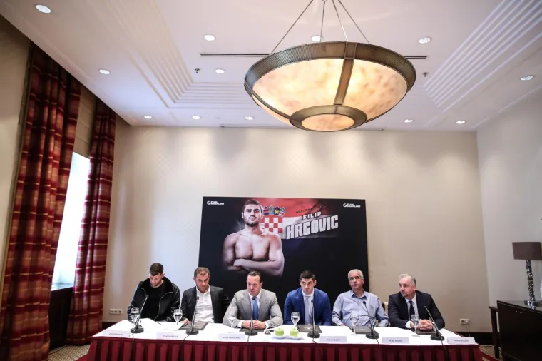 KREĆE U POHOD NA NASLOV: Hrgović potpisao ugovor s njemačkom promotorskom agencijom