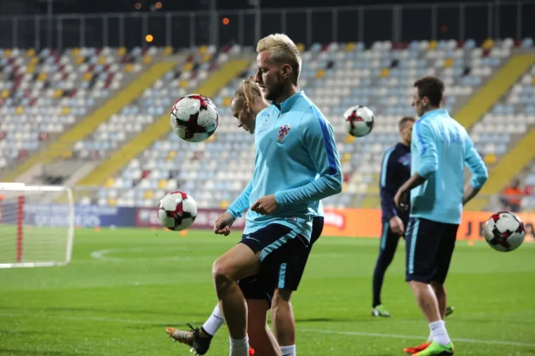 VATRENI ODRADILI TRENING: Pogledajte kako izgleda priprema najboljih hrvatskih nogometa&scaron;a za susret protiv Finske
