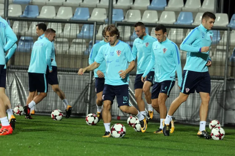 VATRENI ODRADILI TRENING: Pogledajte kako izgleda priprema najboljih hrvatskih nogometa&scaron;a za susret protiv Finske