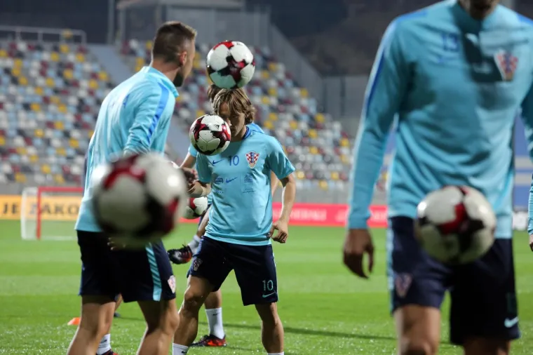 VATRENI ODRADILI TRENING: Pogledajte kako izgleda priprema najboljih hrvatskih nogometa&scaron;a za susret protiv Finske