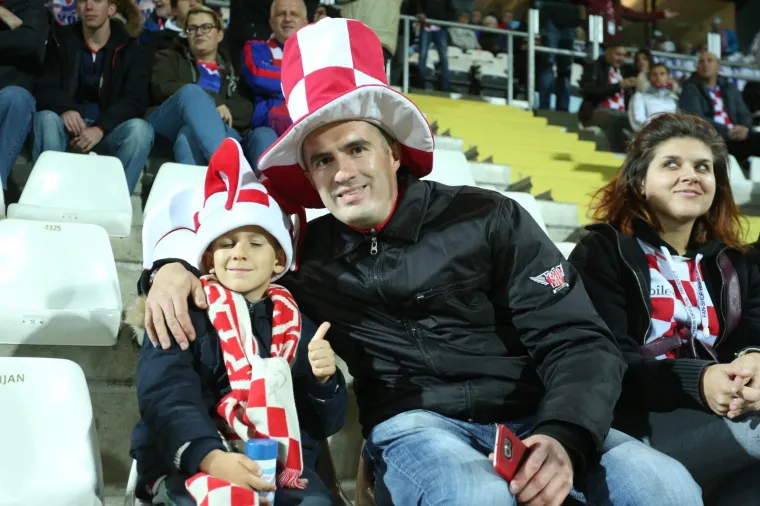 NAVIJAČI OKUPIRALI RUJEVICU: Pogledajte kako izgledaju tribine za jednu od ključnih utakmica Vatrenih