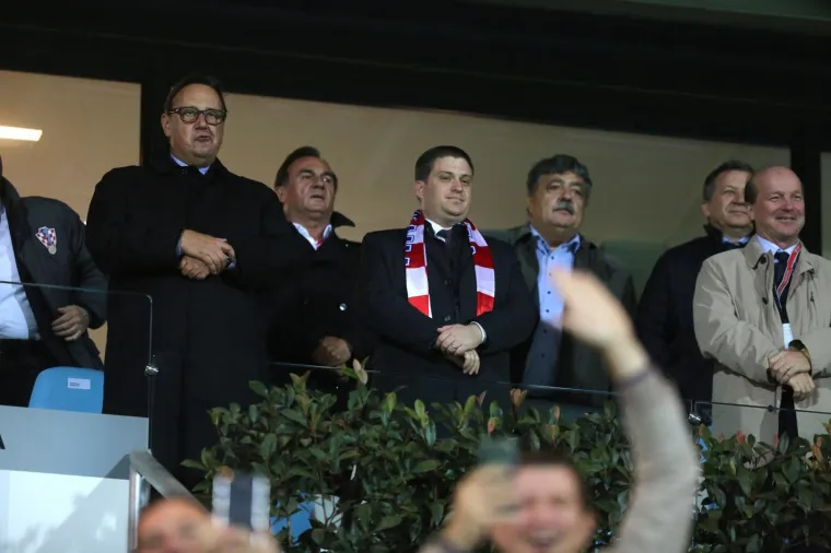 NAVIJAČI OKUPIRALI RUJEVICU: Pogledajte kako izgledaju tribine za jednu od ključnih utakmica Vatrenih