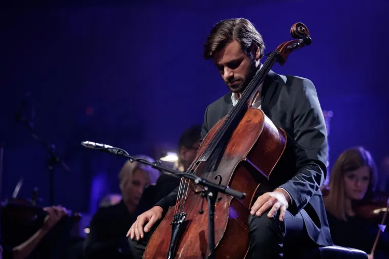 HAUSER U LISINSKOM: Planetarno popularni violončelist zagrebačkoj publici otkrio svoju nježnu stranu