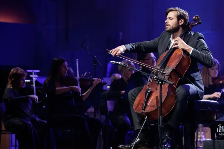 HAUSER U LISINSKOM: Planetarno popularni violončelist zagrebačkoj publici otkrio svoju nježnu stranu