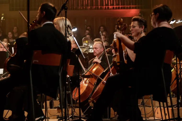 HAUSER U LISINSKOM: Planetarno popularni violončelist zagrebačkoj publici otkrio svoju nježnu stranu