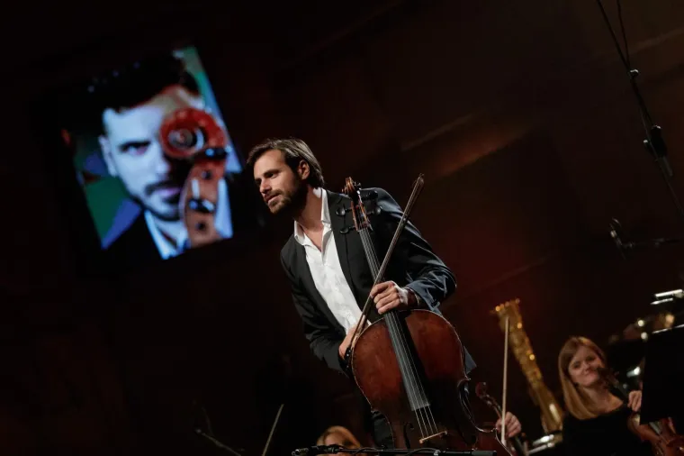 HAUSER U LISINSKOM: Planetarno popularni violončelist zagrebačkoj publici otkrio svoju nježnu stranu
