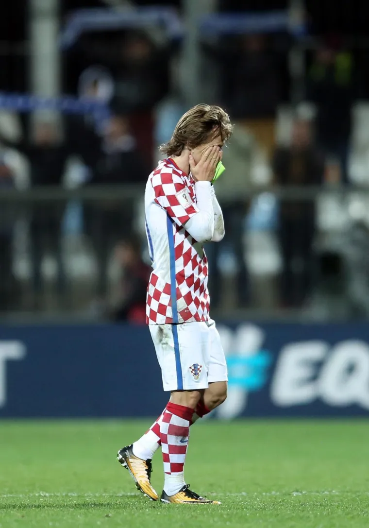 Razočaravajućih 1:1 odigrala je Hrvatska protiv Finske u jednoj od ključnih utakmica kvalifikacija za Svjetskog prvenstvo 2018. u Rusijui. Odlučujuća utakmica igra se ponedjeljak, kada hrvatski reprezetativci gostuju u Ukrajini, gdje će im biti potrebna pobjeda.