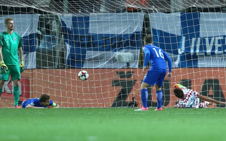 Razočaravajućih 1:1 odigrala je Hrvatska protiv Finske u jednoj od ključnih utakmica kvalifikacija za Svjetskog prvenstvo 2018. u Rusijui. Odlučujuća utakmica igra se ponedjeljak, kada hrvatski reprezetativci gostuju u Ukrajini, gdje će im biti potrebna pobjeda.