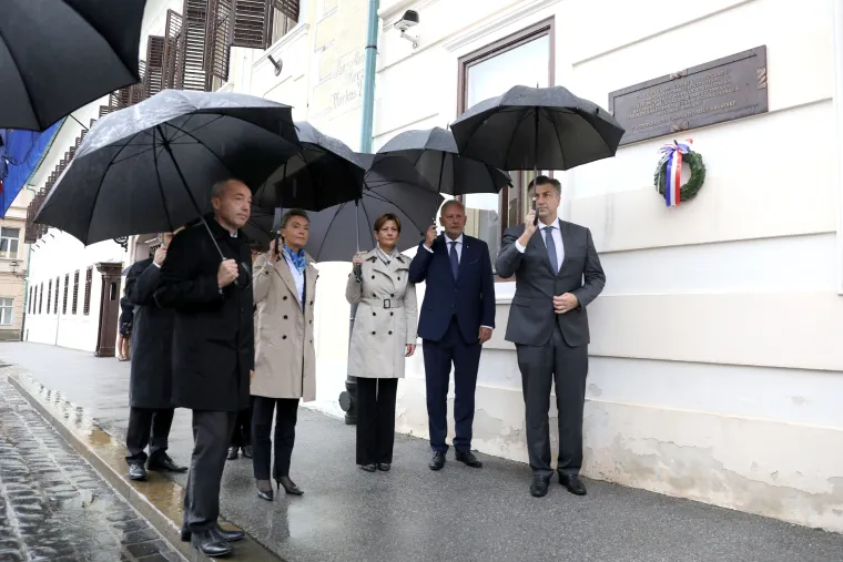 Plenković sa suradnicima položio vijenac povodom obljetnice raketiranja Banskih dvora