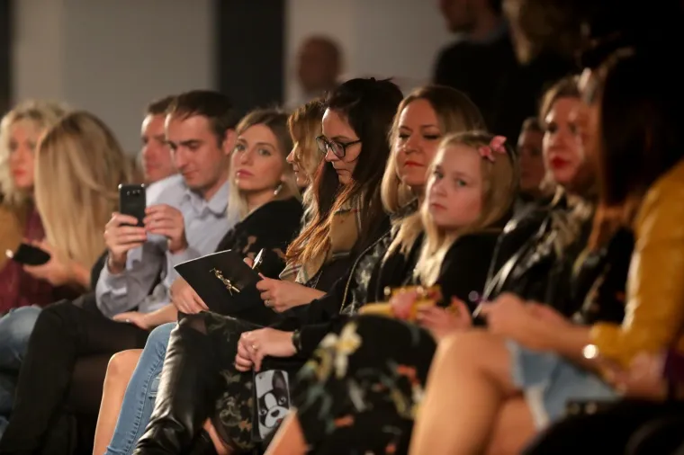 VEČERNJE TOALETE KAO ZA BAL: Poznate Hrvatice zasjale na reviji ELFS-a, evo tko je sve pružio podr&scaron;ku dizajnerima