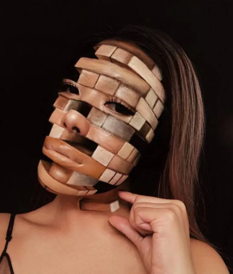 VIZAŽISTICA VI&Scaron;E VOLI PORUŽNJIVATI SEBE NEGO ULJEP&Scaron;AVATI DRUGE: &Scaron;minkom postiže morbidne rezultate