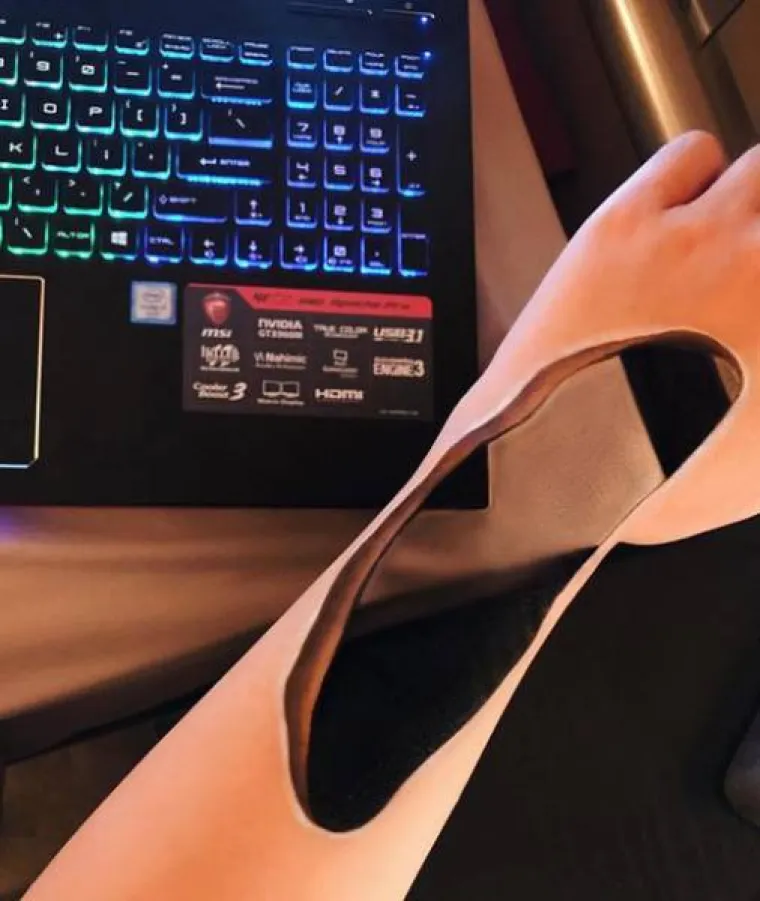 VIZAŽISTICA VI&Scaron;E VOLI PORUŽNJIVATI SEBE NEGO ULJEP&Scaron;AVATI DRUGE: &Scaron;minkom postiže morbidne rezultate