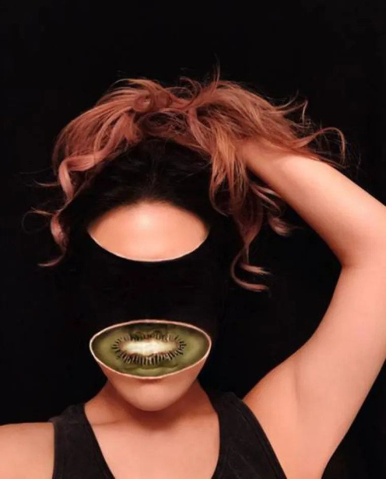 VIZAŽISTICA VI&Scaron;E VOLI PORUŽNJIVATI SEBE NEGO ULJEP&Scaron;AVATI DRUGE: &Scaron;minkom postiže morbidne rezultate