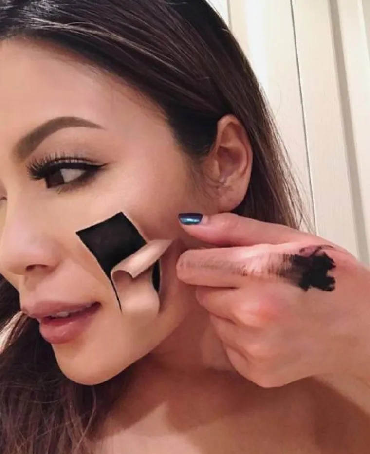 VIZAŽISTICA VI&Scaron;E VOLI PORUŽNJIVATI SEBE NEGO ULJEP&Scaron;AVATI DRUGE: &Scaron;minkom postiže morbidne rezultate