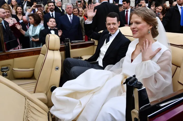 Mlada je imala &scaron;lep dug nekoliko metara.