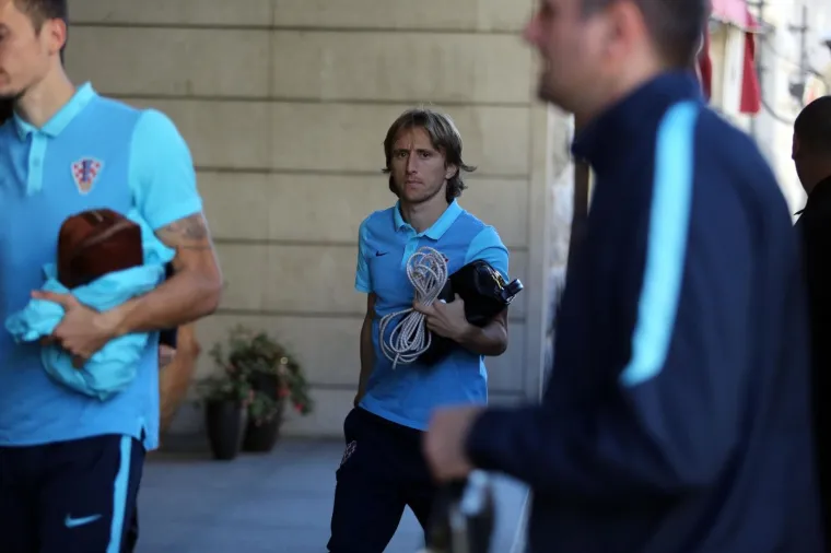 DOBRO POGLEDAJTE IZRAZE LICA VATRENIH: Jedan pogled na njih najbolje će reći vjeruju li i oni u plasman na SP