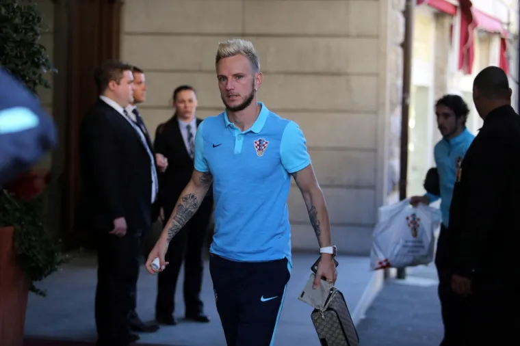 DOBRO POGLEDAJTE IZRAZE LICA VATRENIH: Jedan pogled na njih najbolje će reći vjeruju li i oni u plasman na SP