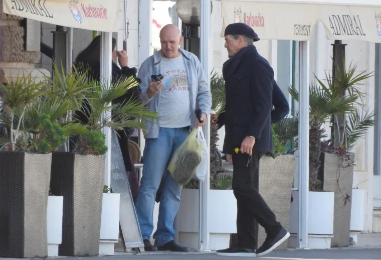 Osim Brosnana, na Visu su i Amanda Seyfried, Andy Garcia i Colin Firth.