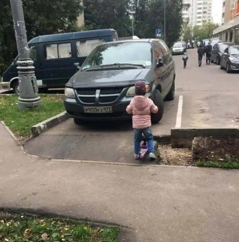 RUSI SE VODE NEKIM SVOJIM PROMETNIM PRAVILIMA: Na njihovim ulicama vlada opći kaos