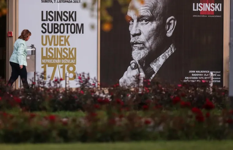 Gostovanje poznatog holivudskog glumca Johna Malkovicha u koncertnu dvoranu Lisniski u Zagrebu privuklo je brojna poznata lica iz javnog života.