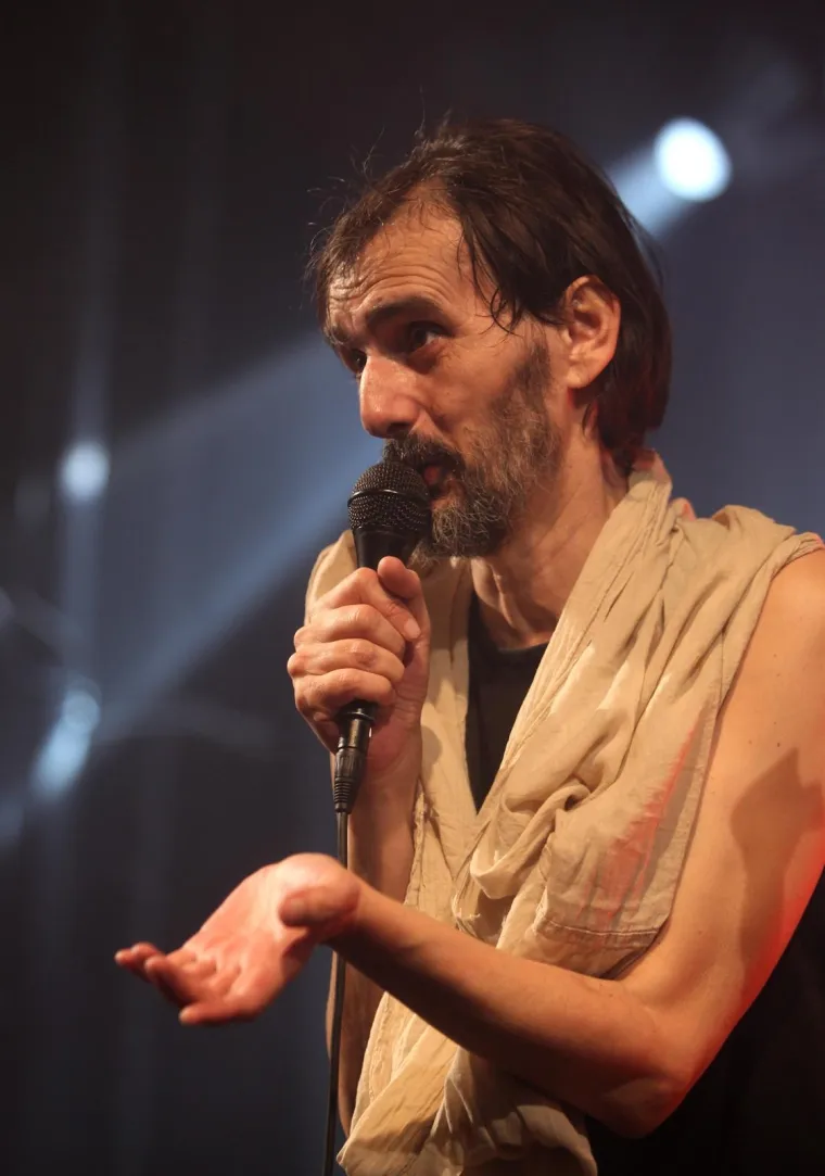 Goran Bare je sinoć održao koncert u prepunoj Tvornici kulture u Zagrebu.
