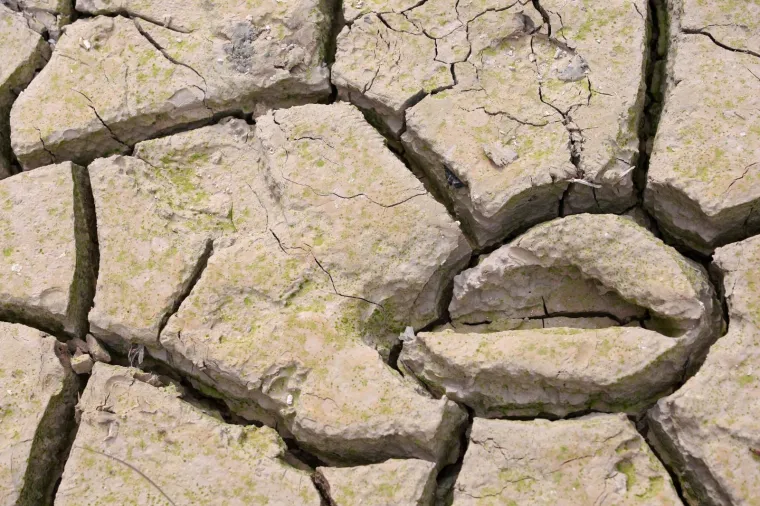 Imotski - Na dnu presušenog Modrog jezera odigrana je utakmica između Vukodlaka i Vilenjaka.