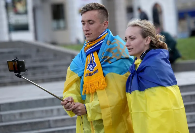 KOCKICE U CENTRU KIJEVA: Oko 700 hrvatskih navijača spremno je za nadglasavanje sa 70.000 Ukrajinaca