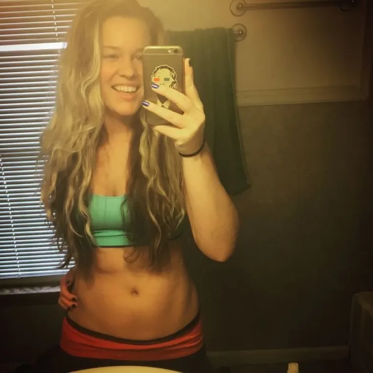 ZLOUPOTREBLJAVAJU SPORTSKE GRUDNJAKE: Rastežu ih do iznemoglosti - &scaron;to oblinama &scaron;to vježbom