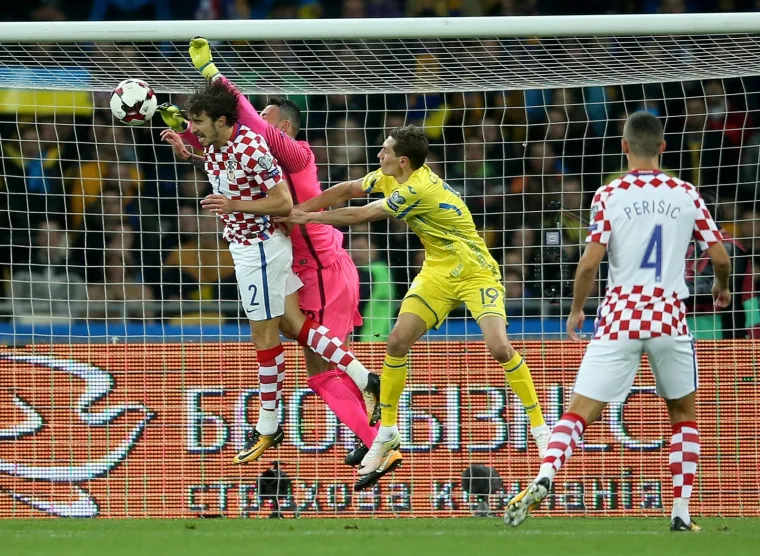 OVAKO IZGLEDA NOGOMETNI DVOBOJ U KIJEVU: Ukrajina i Hrvatska ne štede se u borbi za Svjetsko prvenstvo