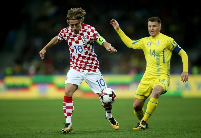 OVAKO IZGLEDA NOGOMETNI DVOBOJ U KIJEVU: Ukrajina i Hrvatska ne štede se u borbi za Svjetsko prvenstvo