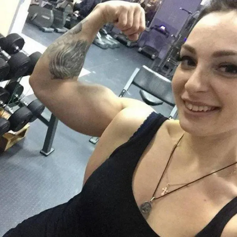 Optičke varke mogu se prikrasti bilo kada, a to često vole raditi na fotografijama. U galeriji smo okupili primjere fotki koje morate dobro pogledati da vidite što se zapravo događa na njima. Ono što vidite kada prvi put pogledate fotku sigurno će vas izbezumiti, no bit će vam lakše kad shvatite što se zapravo događa.