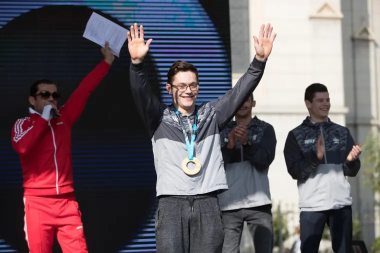 ZAGREB SE NAKLONIO SVJETSKOM PRVAKU: Tin Srbić svečano dočekan na Cvjetnom trgu