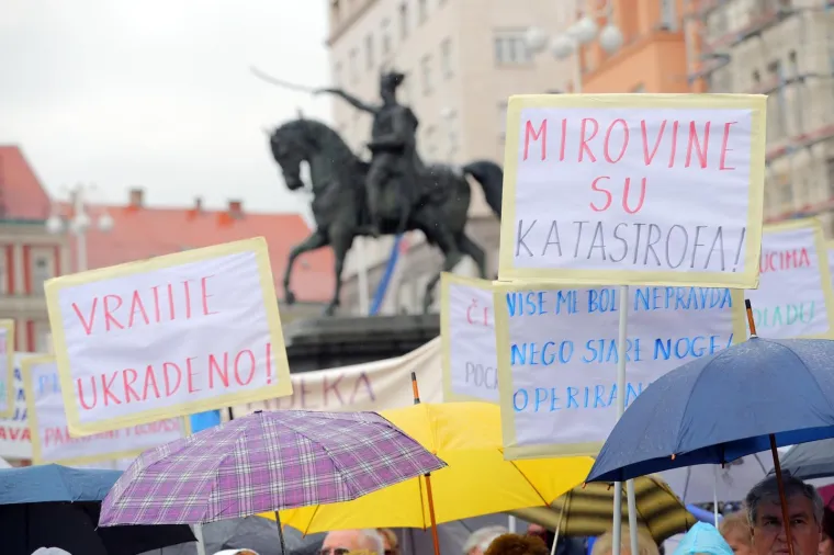 Središnji prosvjed održao se u 12 sati u Zagrebu na Trgu bana Josipa Jelačića kod Manduševca.
Osim u Zagrebu prosvjedi su se točno u podne održali i u Puli na Trgu Portarata, Splitu na Zapadnoj obali, Osijeku na Trgu slobode i Slavonskom Brodu na Korzu. U Zadru će se održati u 16 sati na Poljani Pape Ivana Pavla II.