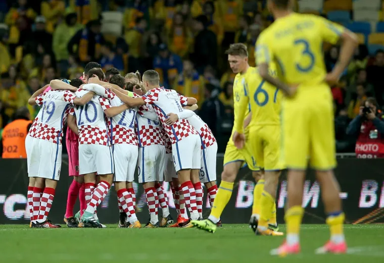 OVAKO SLAVI HRVATSKA! Dugo nismo vidjeli osmijehe na licima Modrića, Rakitića i društva, podsjetite se kako izgledaju kad su sretni