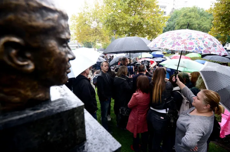 VRAĆENA BISTA IVE LOLE RIBARA: Milan Bandić posjetio park na križanju Selske i prilaza Baruna Filipovića