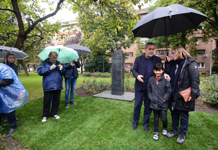 VRAĆENA BISTA IVE LOLE RIBARA: Milan Bandić posjetio park na križanju Selske i prilaza Baruna Filipovića