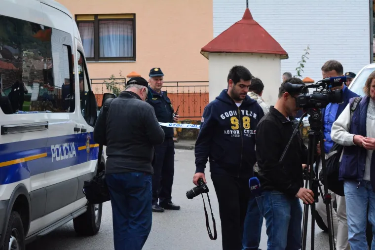 OPSADNO STANJE U POŽEGI: Mu&scaron;karac se zatvorio u kuću i prijeti da će se ranijeti bombom