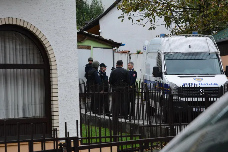 OPSADNO STANJE U POŽEGI: Mu&scaron;karac se zatvorio u kuću i prijeti da će se ranijeti bombom